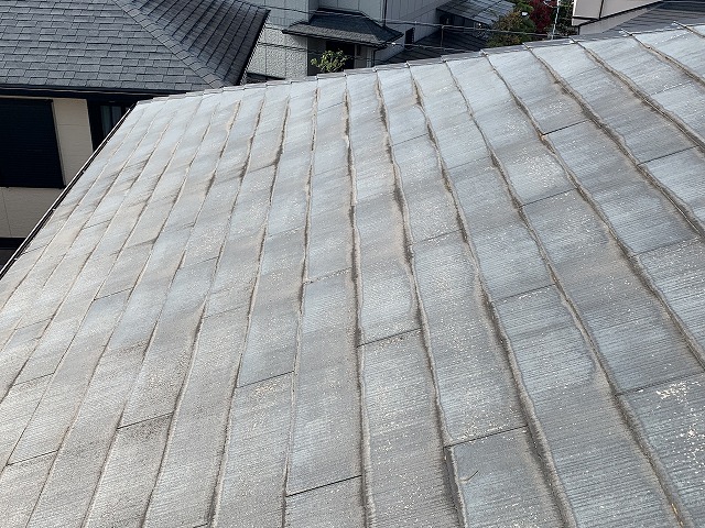 色褪せたスレート(コロニアル)屋根
